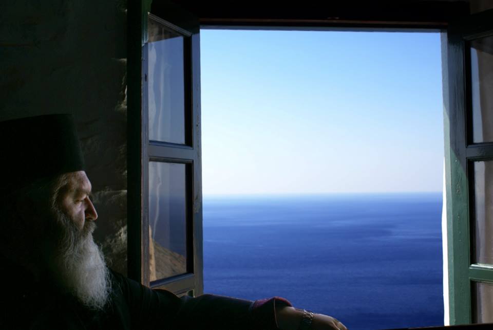  Manastir Panagia Hozoviotissa na ostrvu Amorgos 
